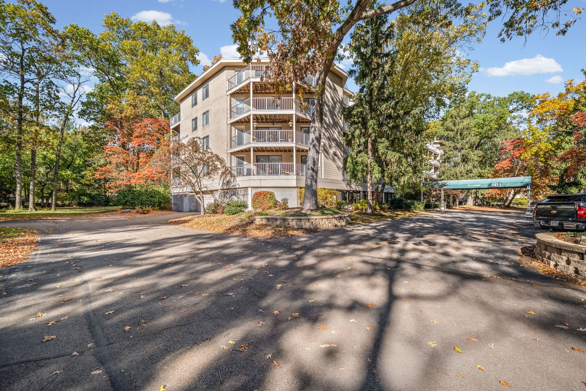 Toledo Apartment: 3433 Oak Alley Ct.