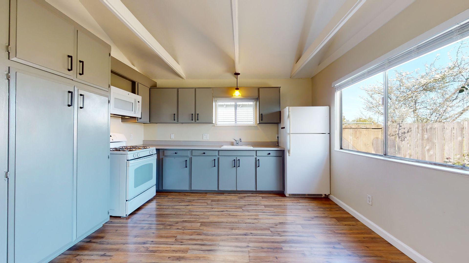 Santa Rosa Apartment: 3125 Hoen Ave