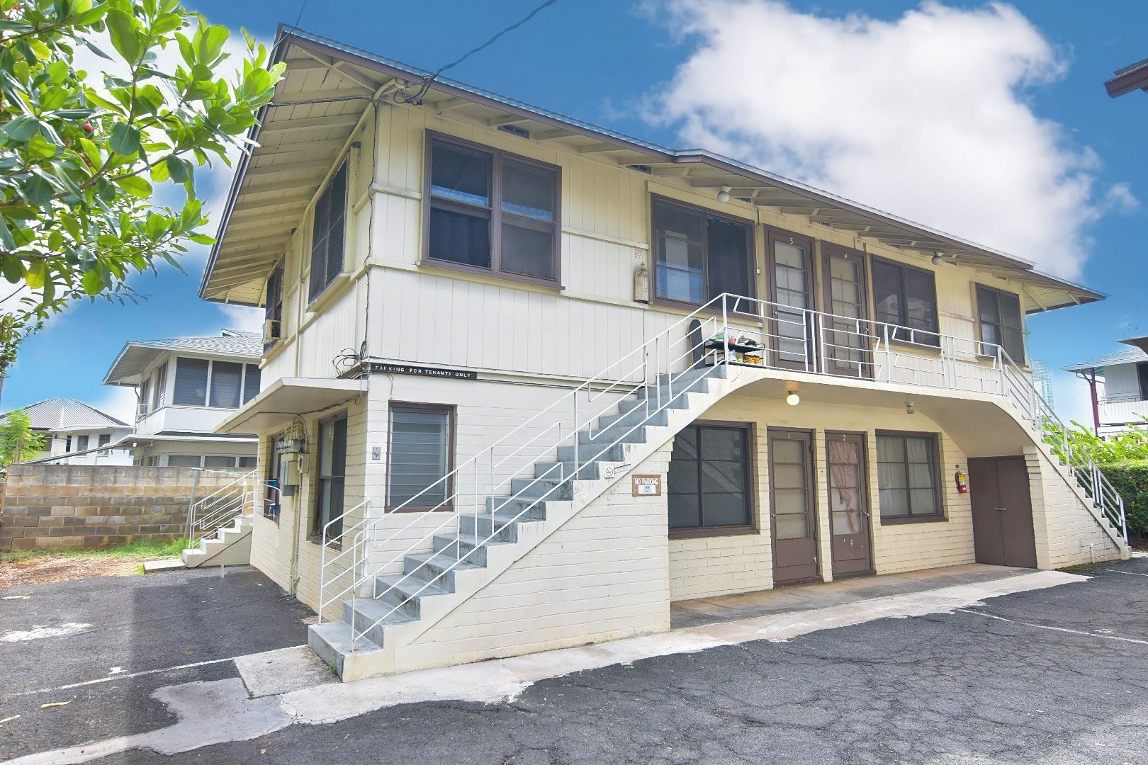 Honolulu Apartment: 2459 Kapiolani Blvd.