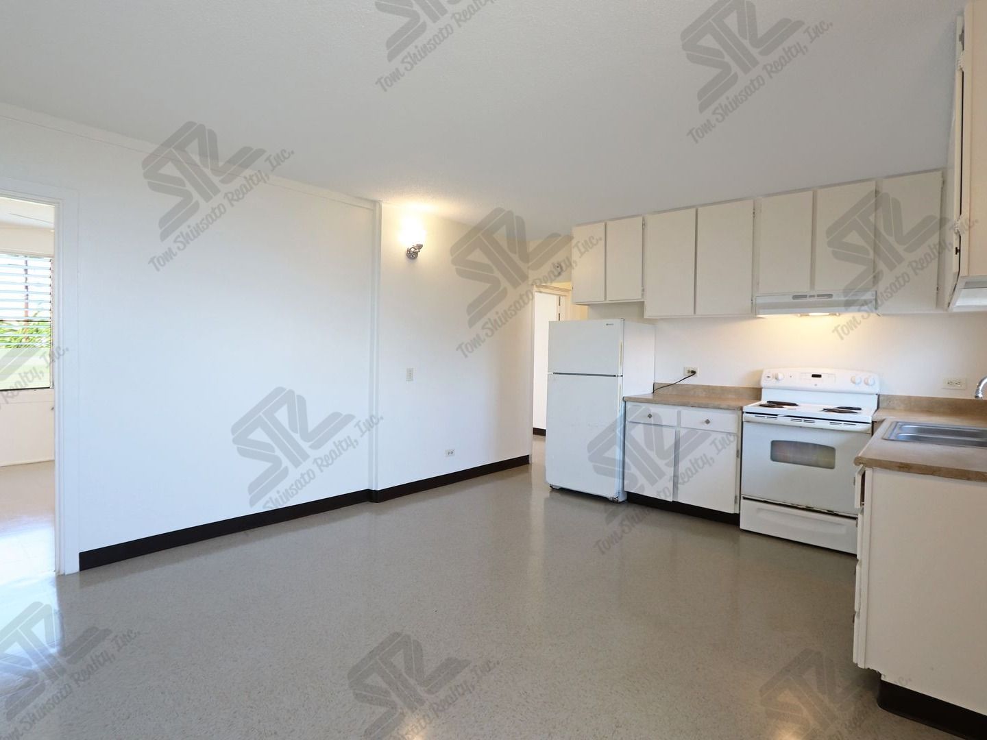 Waipahu Apartment: 94-104 Pupuole Place