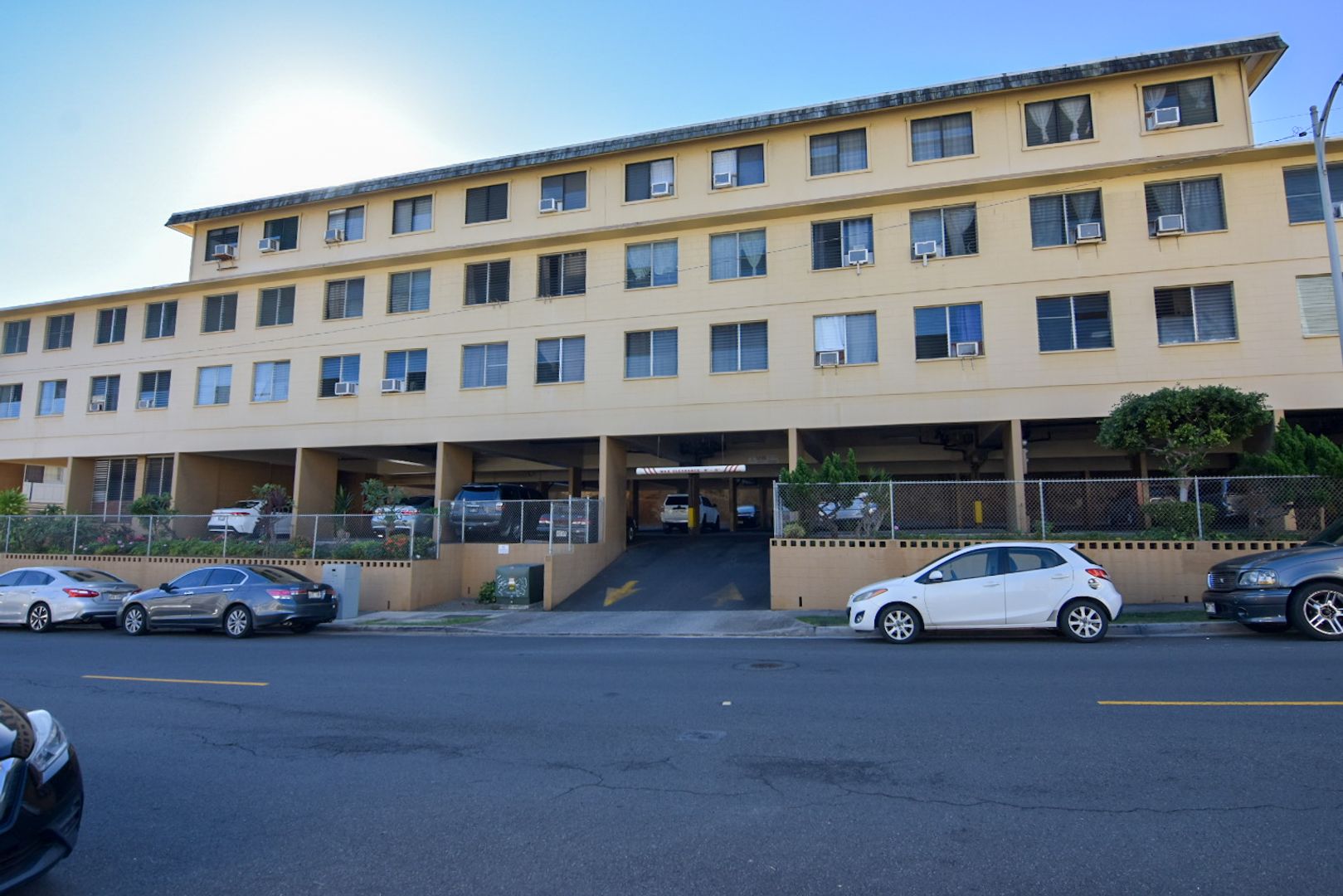 Honolulu House: 3003 Ala Napuaa Pl #404