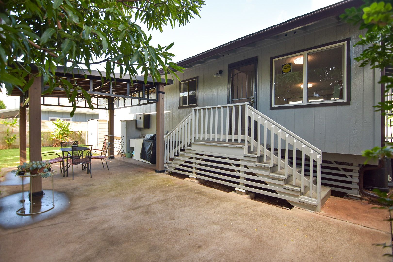 Aiea House: 99-051 Kinoole Pl.