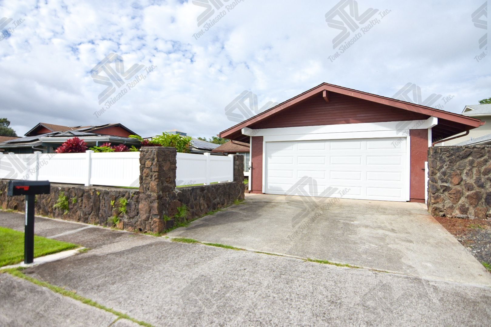Mililani House: 95-755 Lanipaa St.