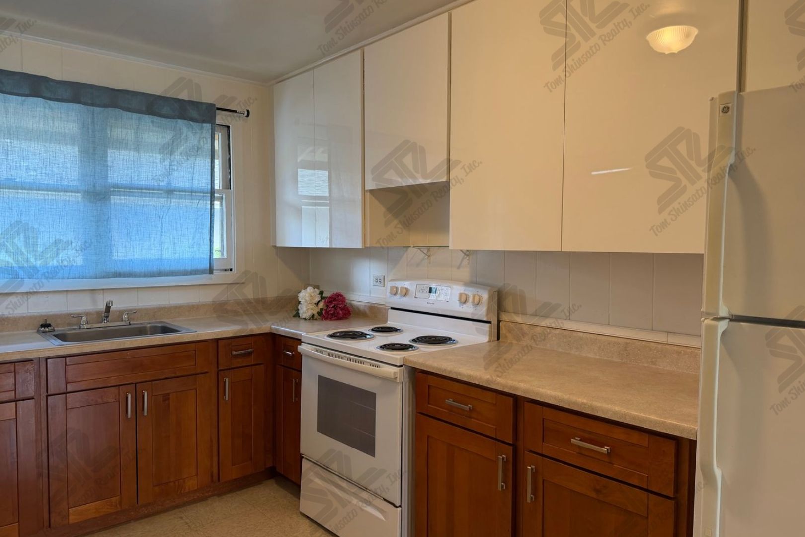 Honolulu Apartment: 2459 Kapiolani Blvd.