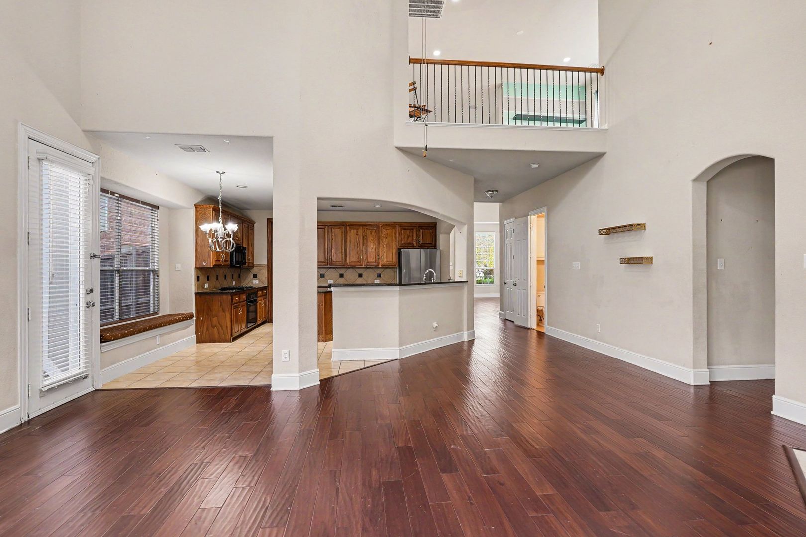 1344 Valley Vista Dr, Irving, TX 75063 photo 9