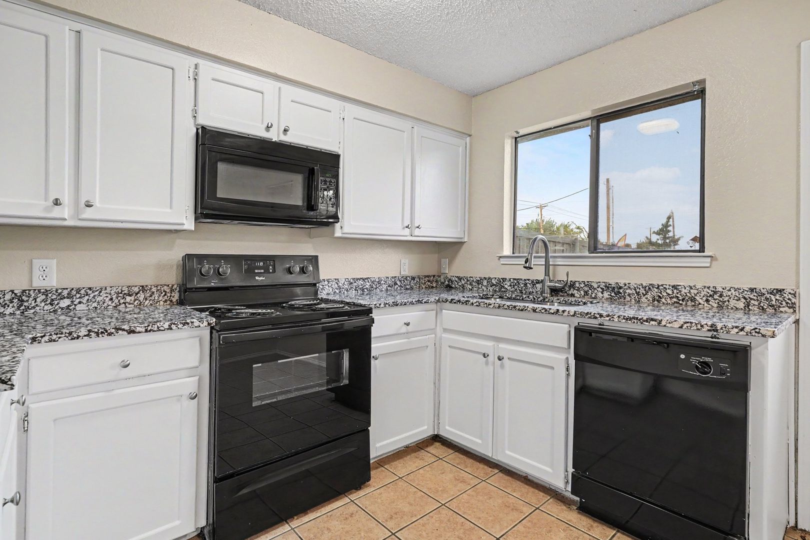 3301 Aurora Street, Unit B, Haltom City, TX 76117 photo 9