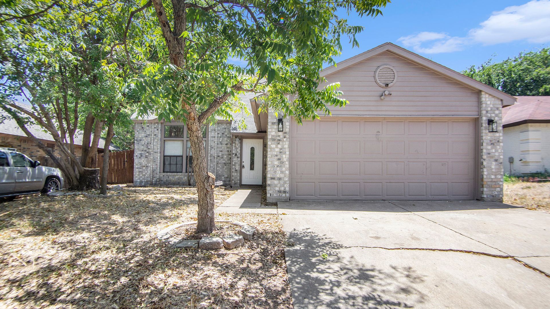 Fort Worth House: 2541 Galemeadow Drive