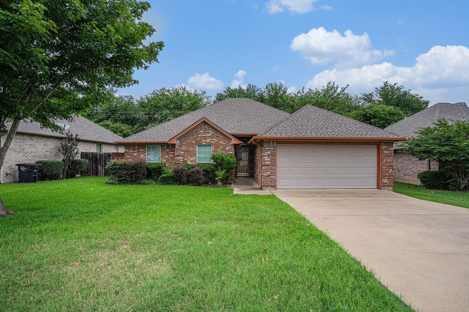 Cleburne House: 1307 Hyde Park Blvd