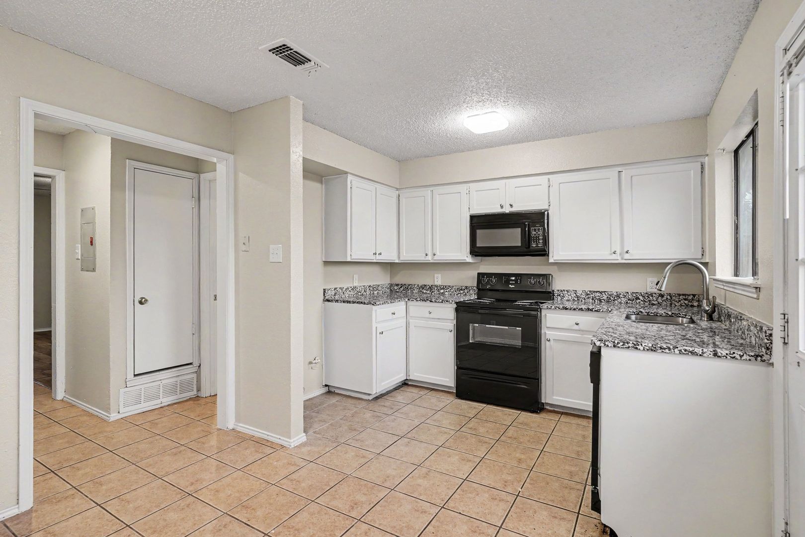 3301 Aurora Street, Unit B, Haltom City, TX 76117 photo 7