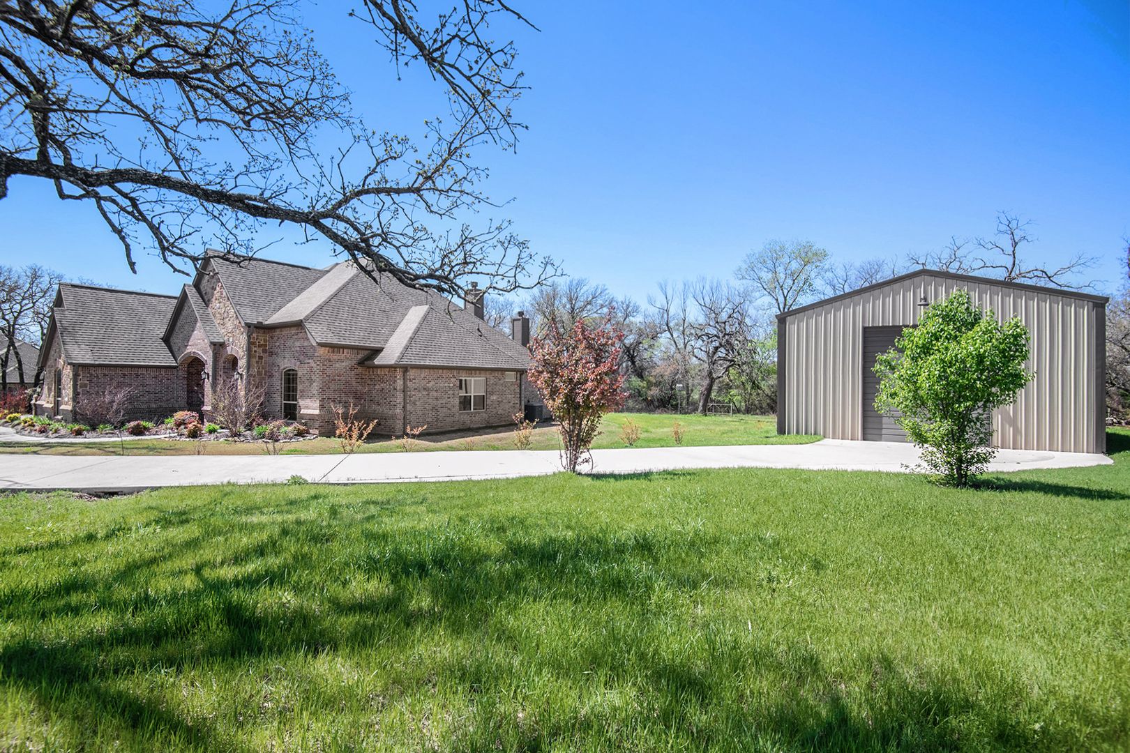 Springtown House: 136 Flying Diamond Dr.