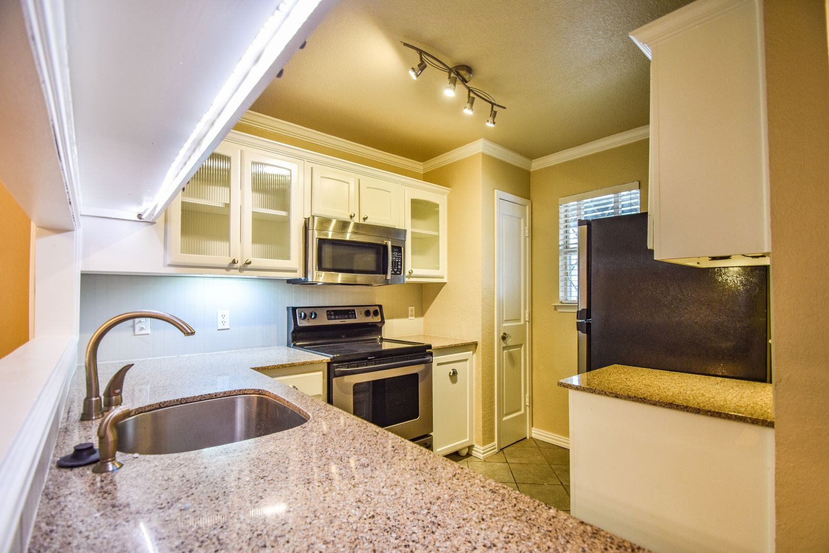 87 Winchester Drive, Euless, TX 76039 photo 5
