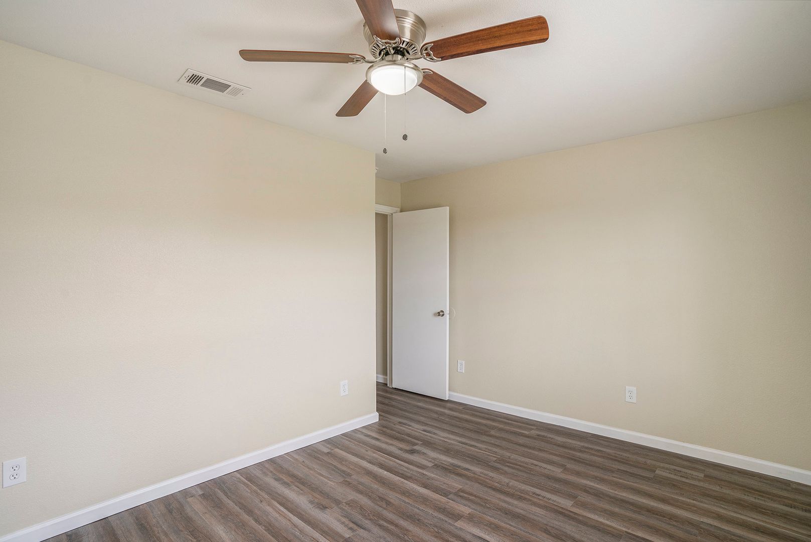 2200 Brookes St, Unit B, Fort Worth, TX 76105 photo 9