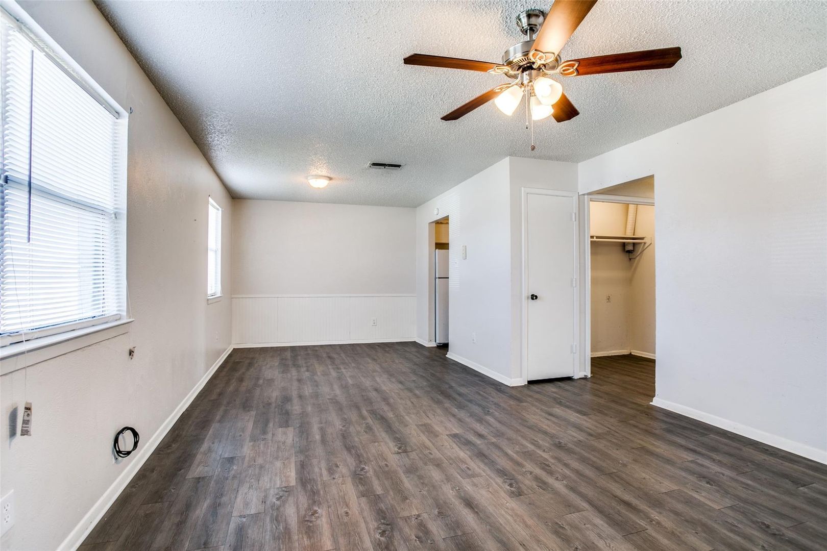 105 Peach St. Unit B, Crowley, TX 76036 photo 2