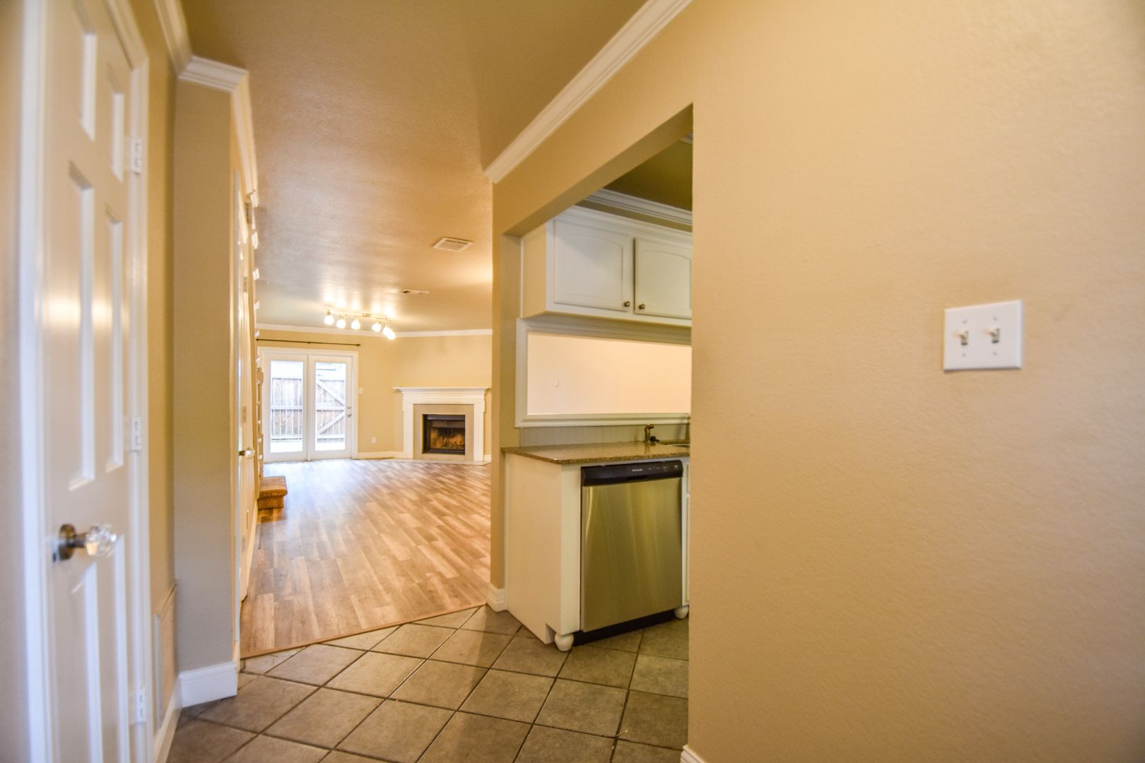 87 Winchester Drive, Euless, TX 76039 photo 3