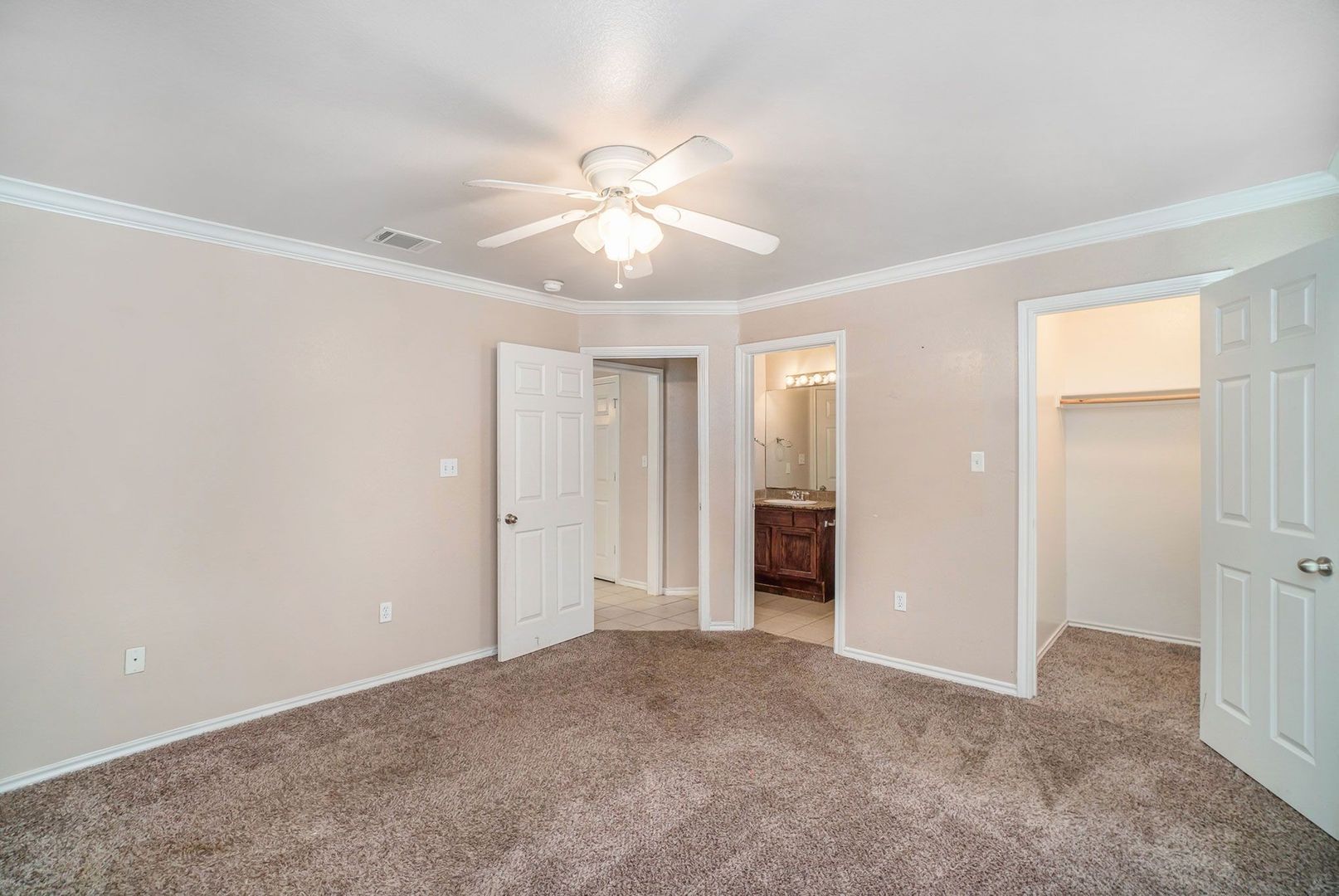 542 Mast Court, Crowley, TX 76036 photo 12