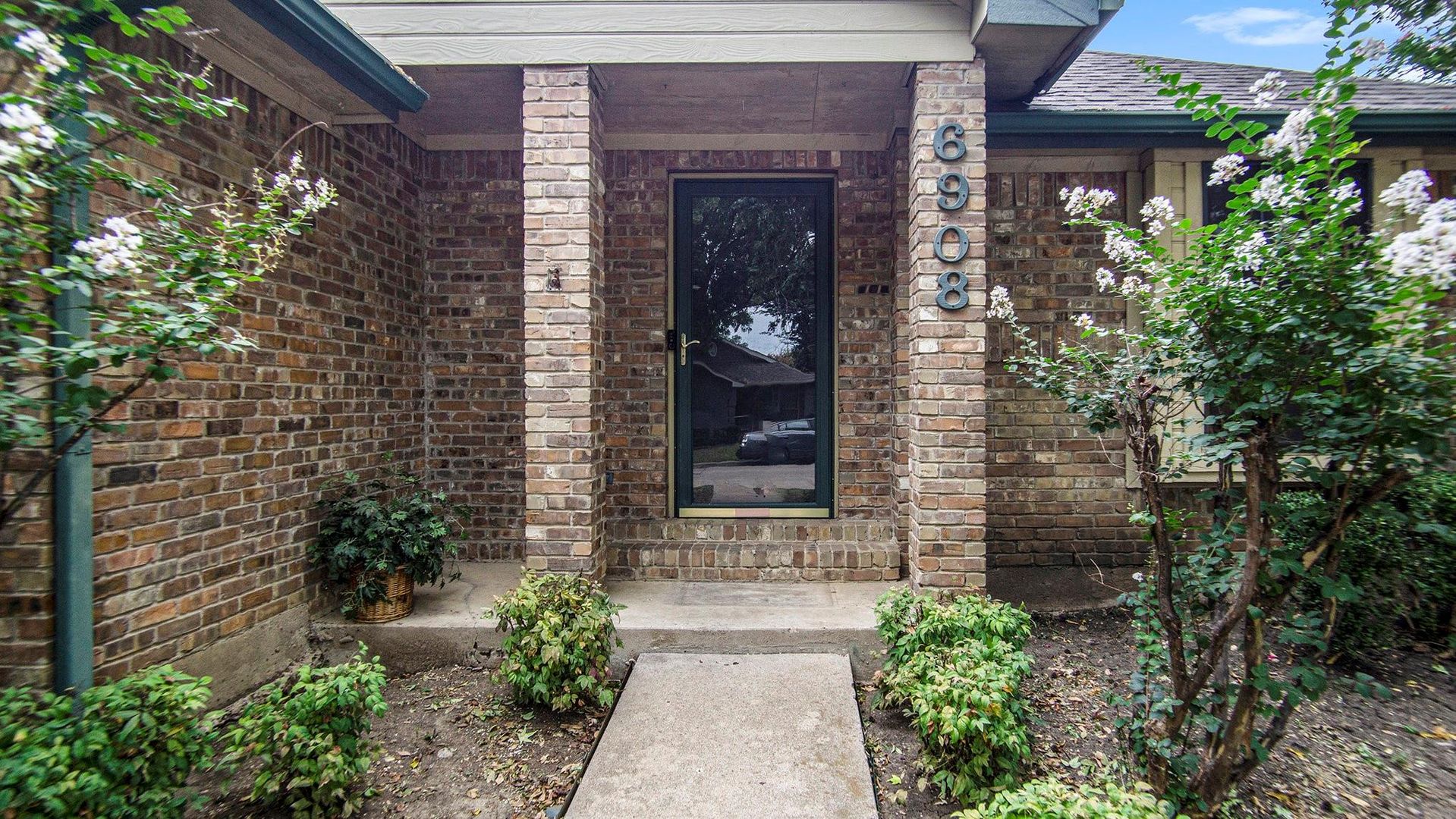 6908 Bentley Ave, Fort Worth, TX 76137 photo 4