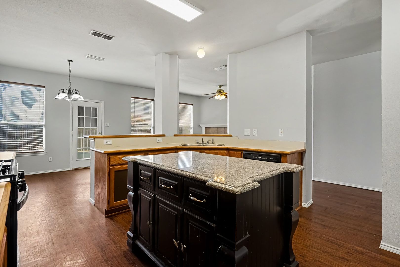 8512 Clearbrook Drive, Fort Worth, TX 76123 photo 9