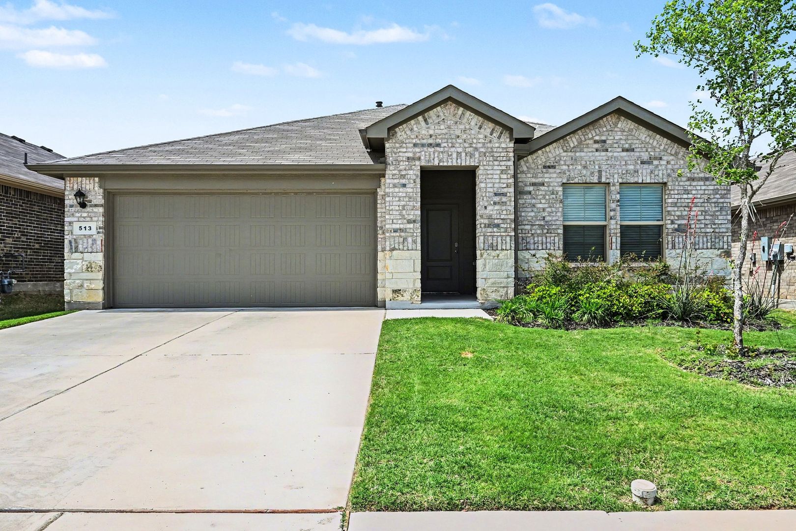 Springtown House: 513 Bronze Circle W