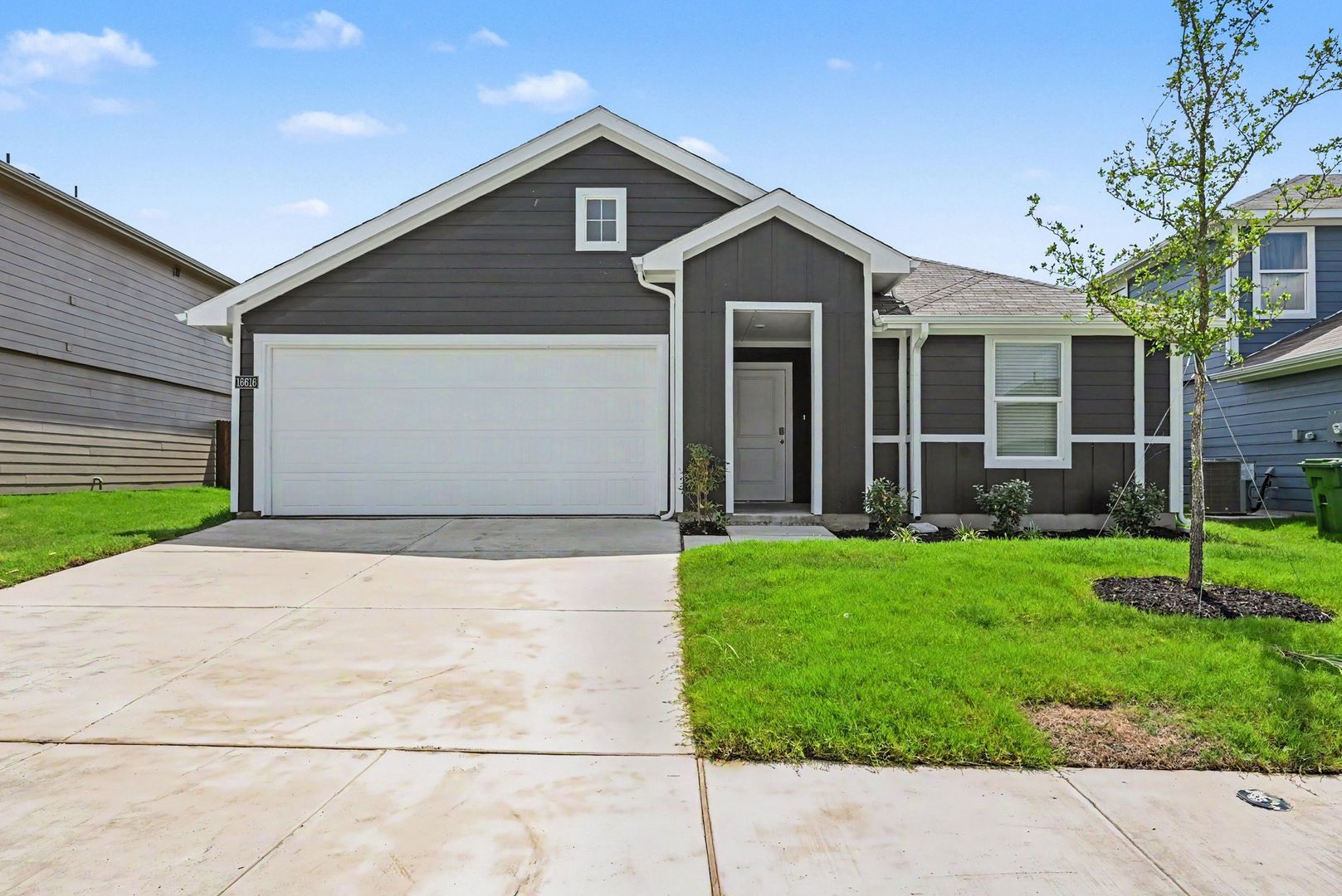 Fort Worth House: 16616 Port Arthur Place