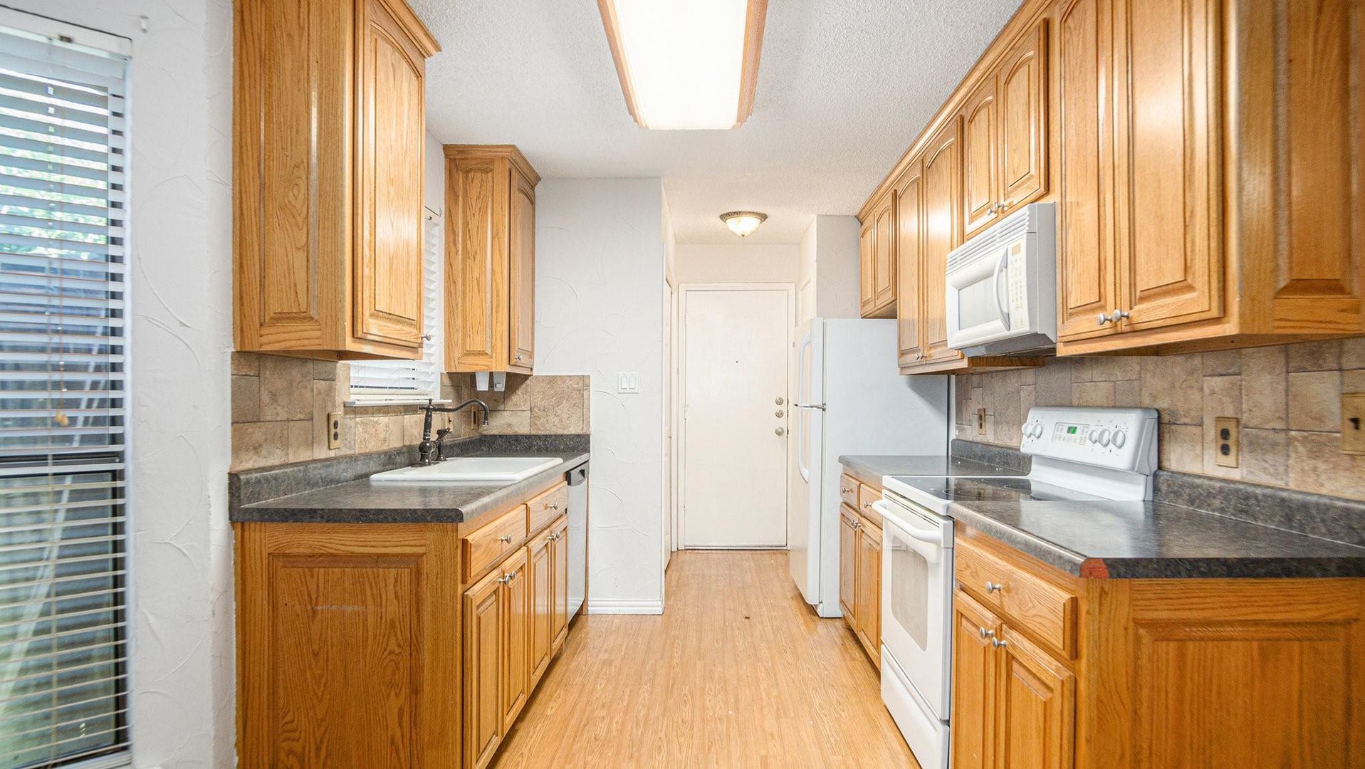 6908 Bentley Ave, Fort Worth, TX 76137 photo 13