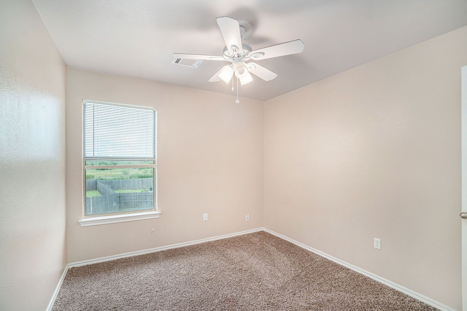 542 Mast Court, Crowley, TX 76036 photo 17