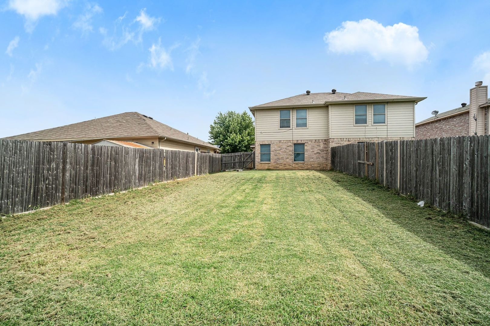 542 Mast Court, Crowley, TX 76036 photo 22