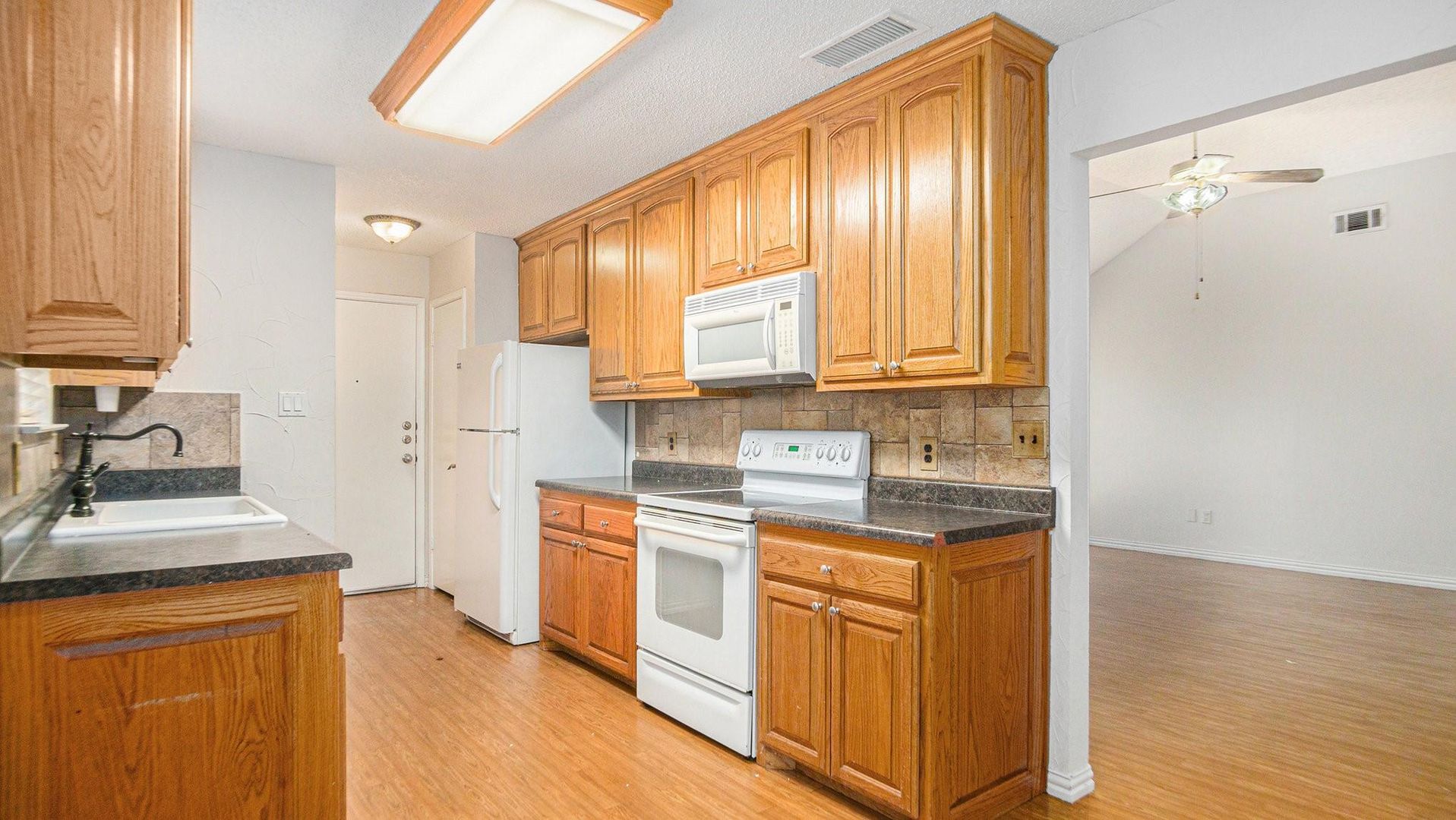 6908 Bentley Ave, Fort Worth, TX 76137 photo 15