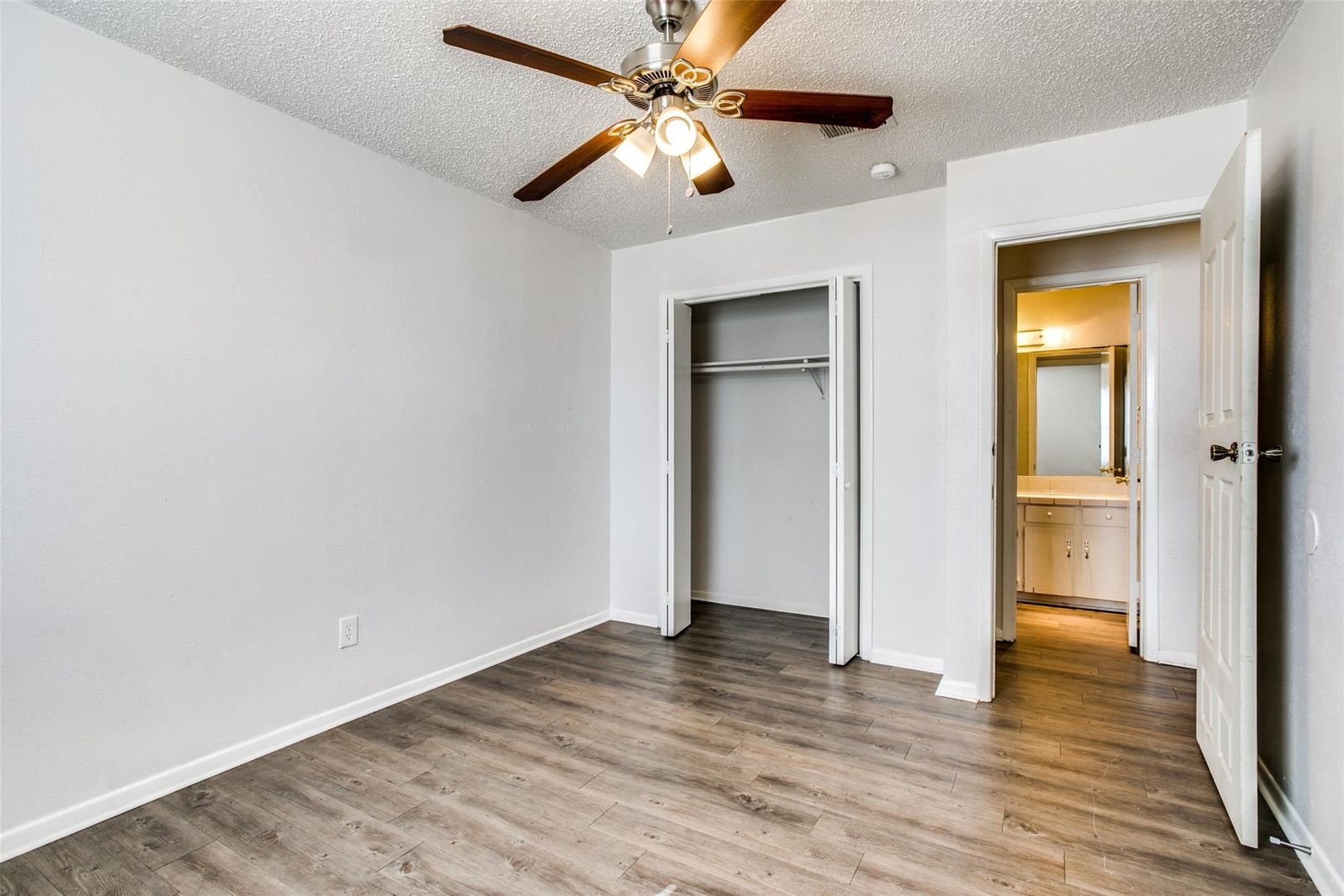 105 Peach St. Unit B, Crowley, TX 76036 photo 9