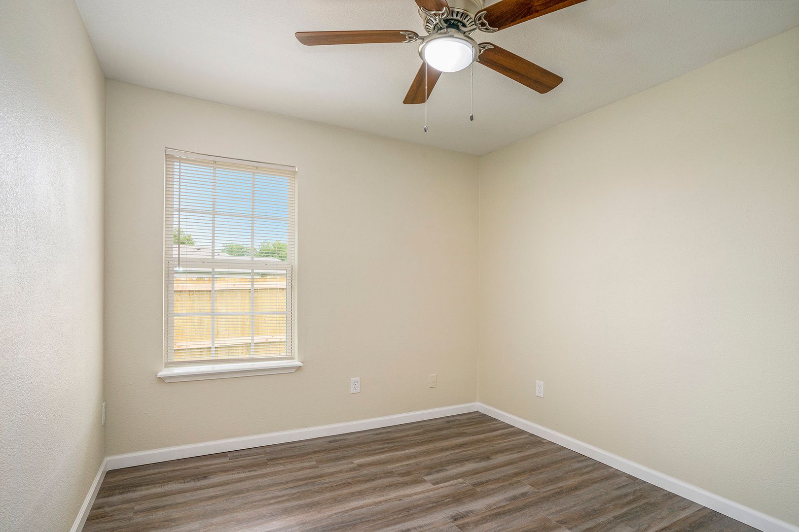 2200 Brookes St, Unit B, Fort Worth, TX 76105 photo 4
