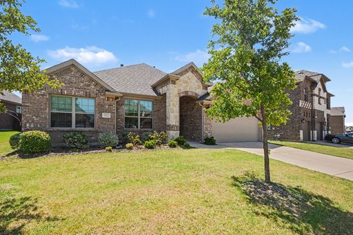 Welcome to 312 Eagle Ridge Rd in Forney! – photo 1