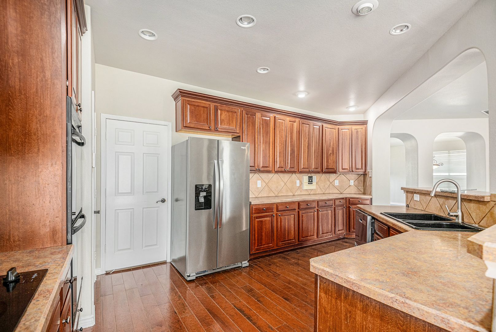 605 Port Royale Way, Euless, TX 76039 photo 11