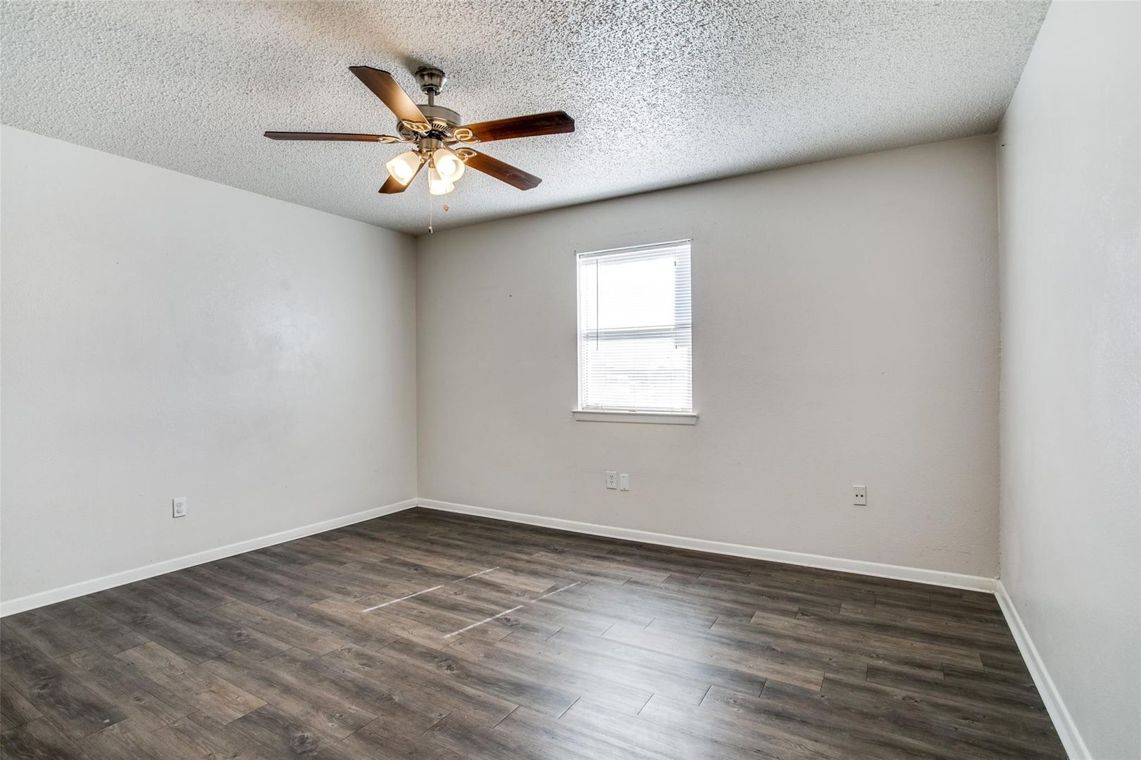 105 Peach St. Unit B, Crowley, TX 76036 photo 6