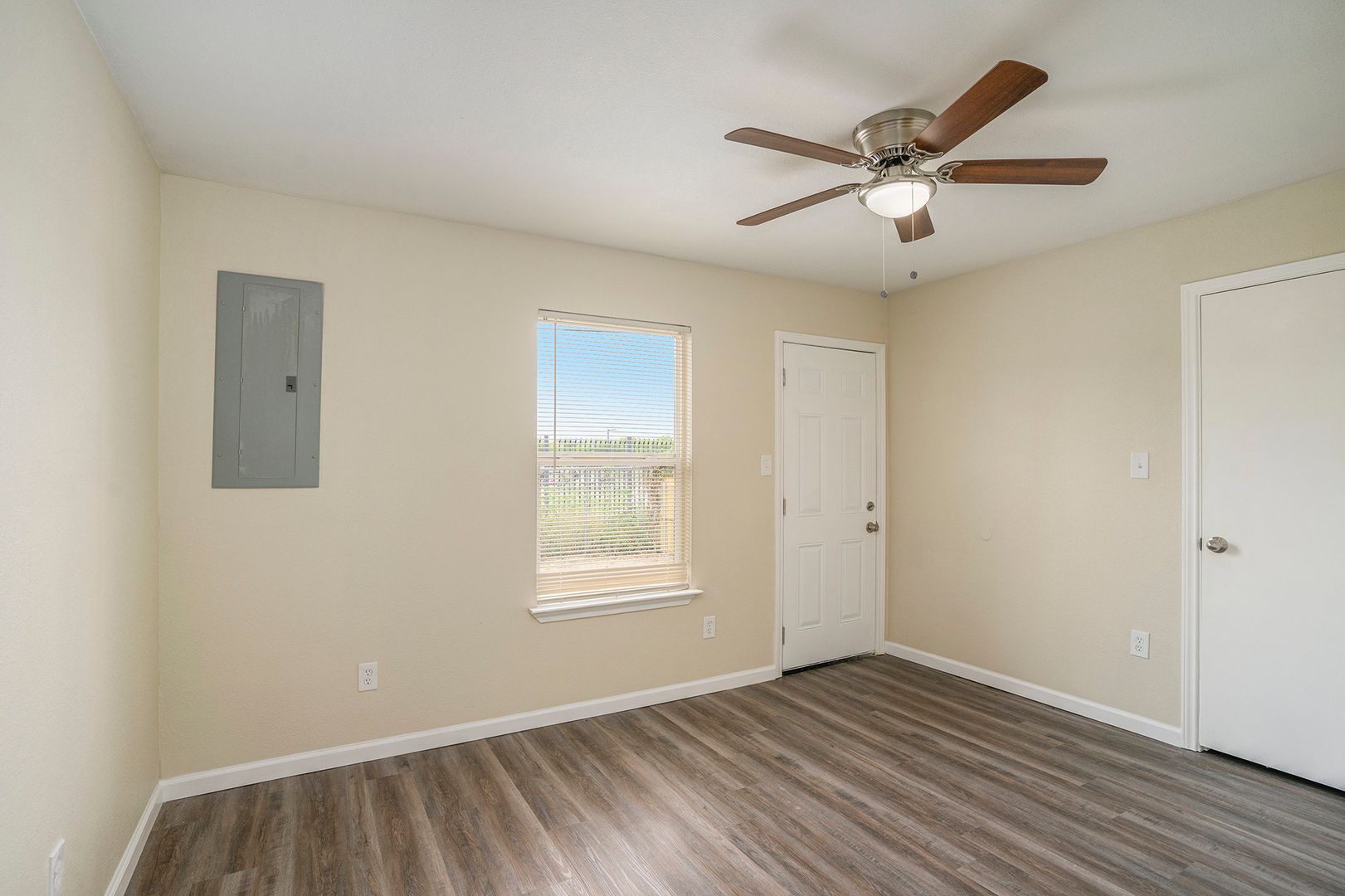 2200 Brookes St, Unit B, Fort Worth, TX 76105 photo 7