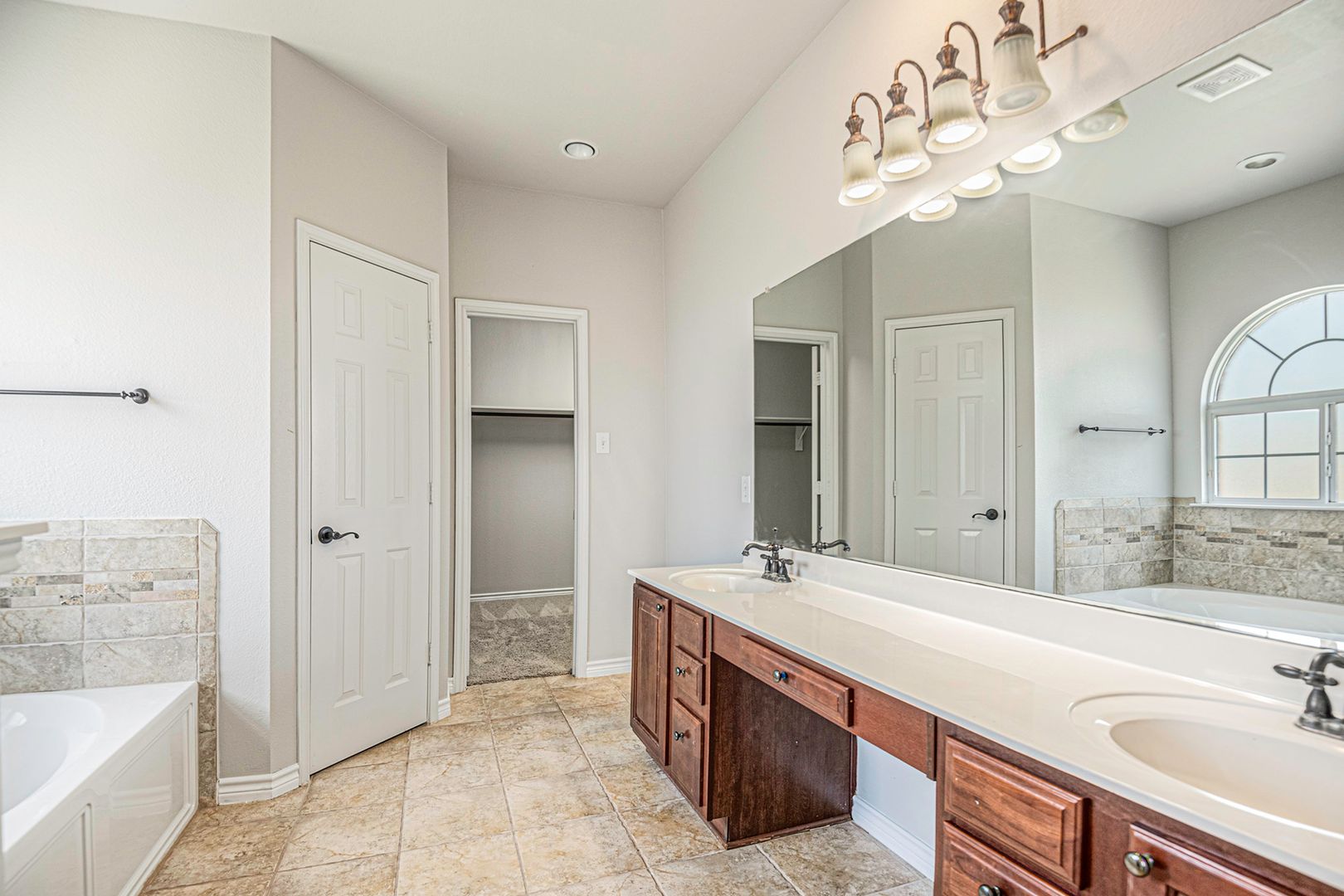605 Port Royale Way, Euless, TX 76039 photo 16