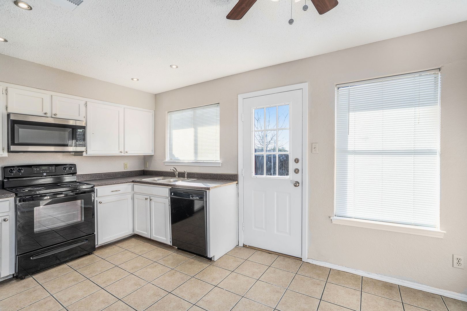 3301 Aurora Street, Unit D, Haltom City, TX 76117 photo 12