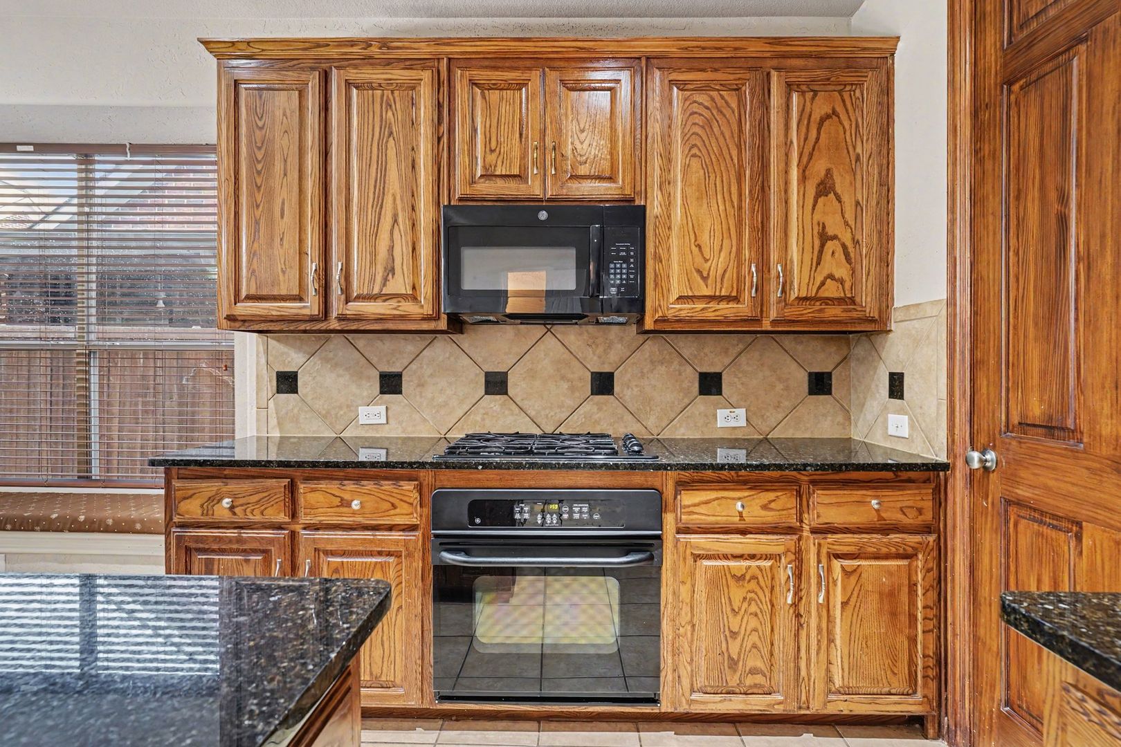 1344 Valley Vista Dr, Irving, TX 75063 photo 12
