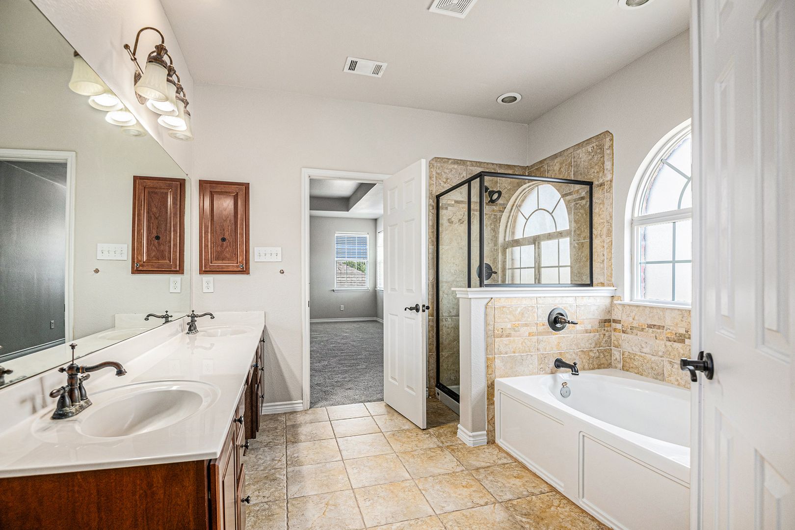 605 Port Royale Way, Euless, TX 76039 photo 17