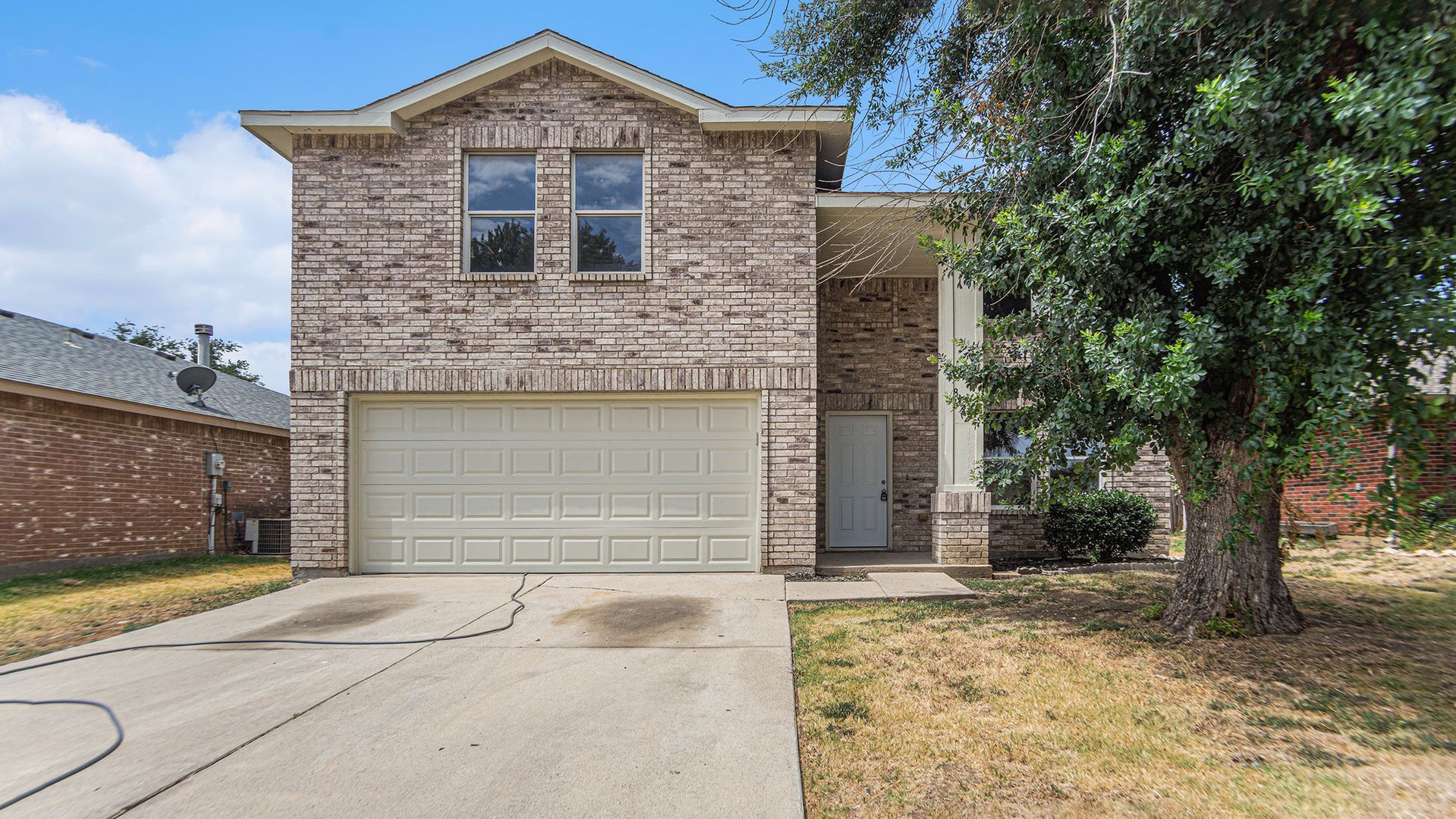 Fort Worth House: 8732 Hunters Point Way