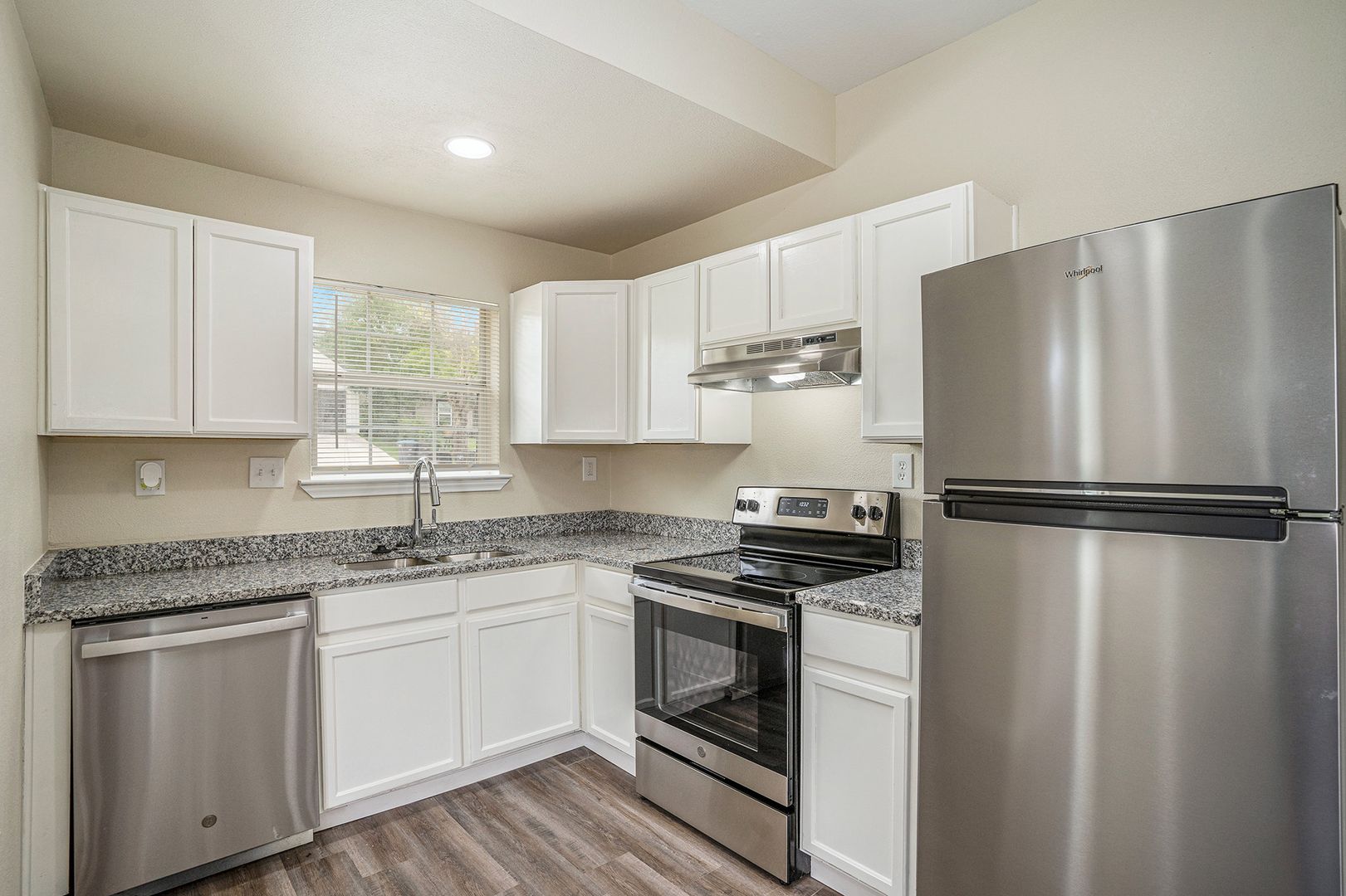 2200 Brookes St, Unit B, Fort Worth, TX 76105 photo 6