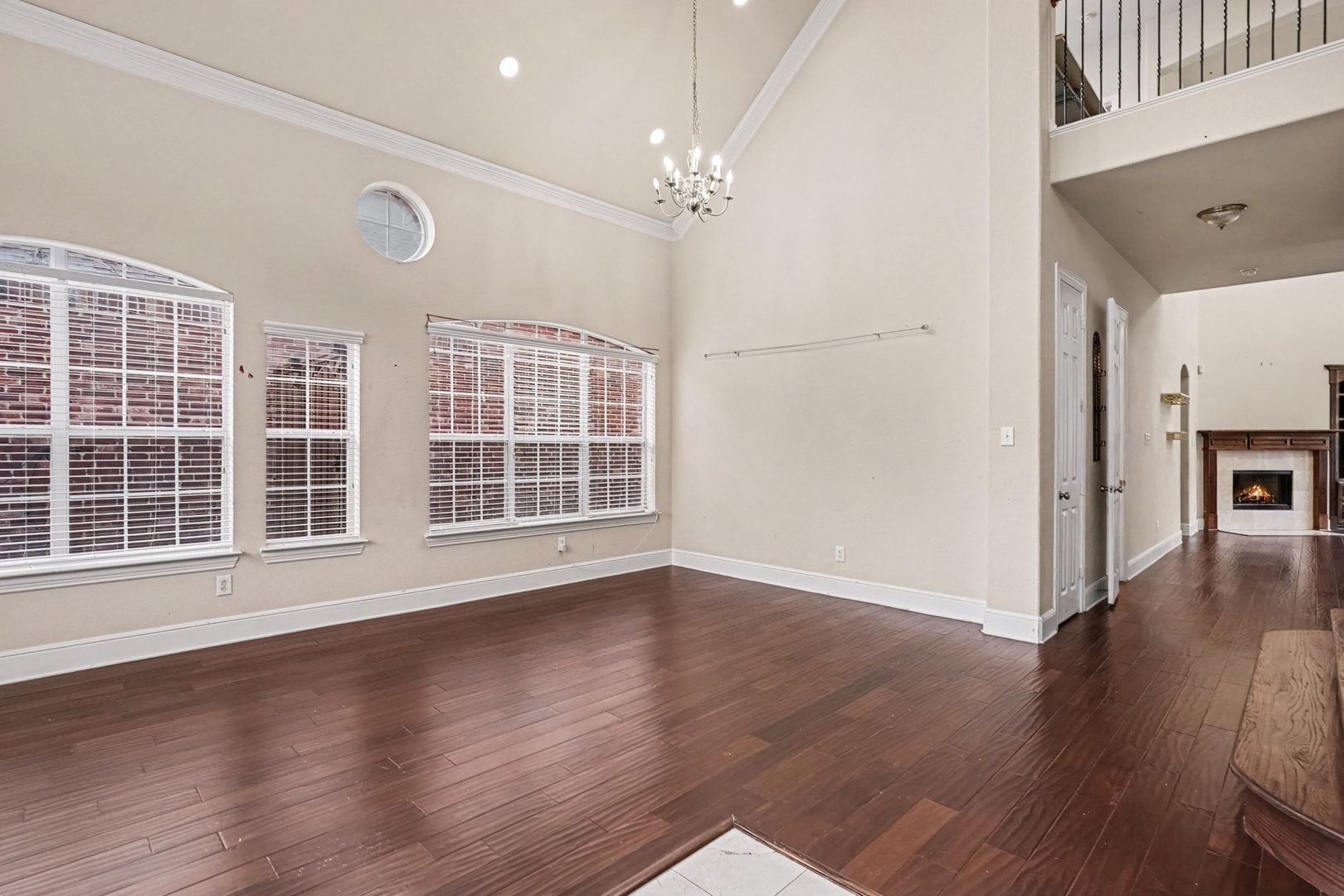 1344 Valley Vista Dr, Irving, TX 75063 photo 5