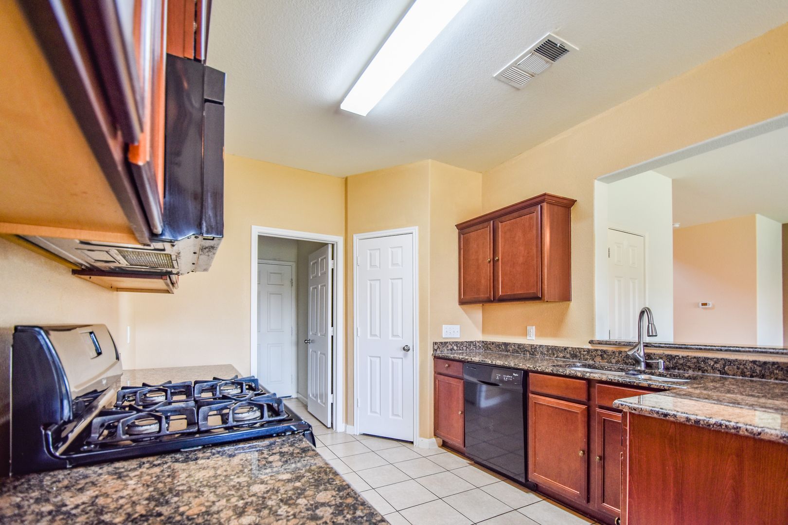 784 Keel Line, Crowley, TX 76036 photo 6