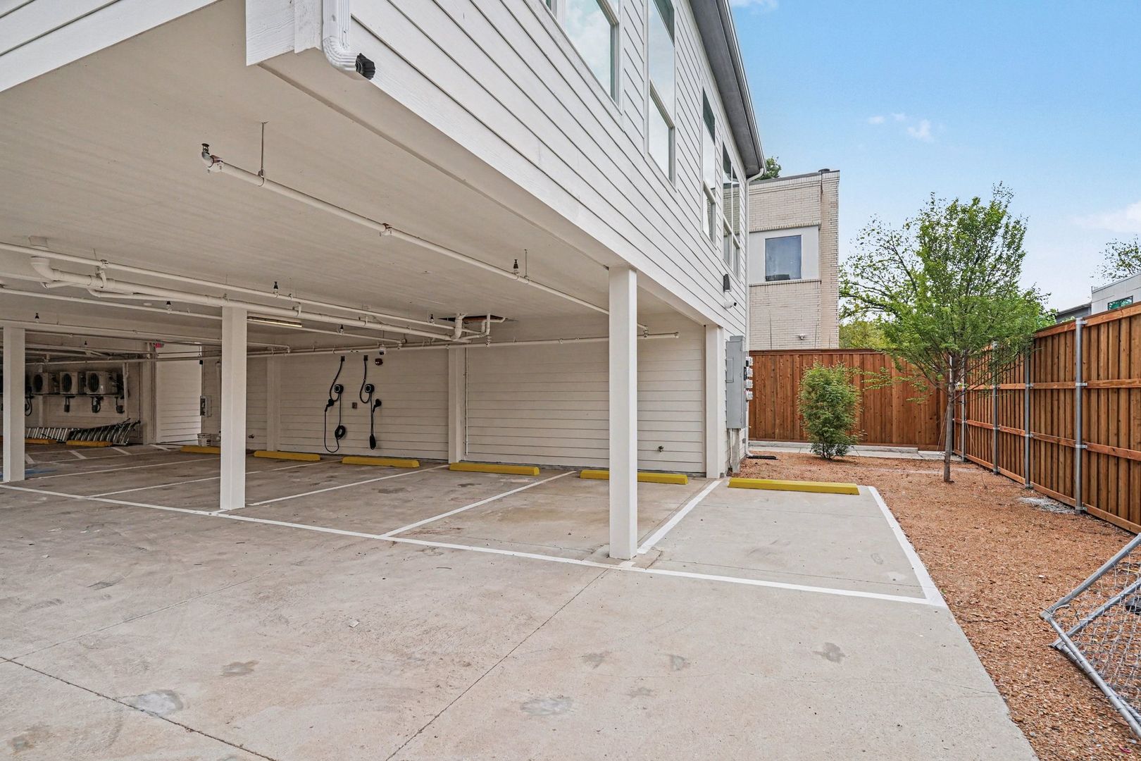 Parking at 2217 N Fitzhugh Avenue #101 (6 of 6)