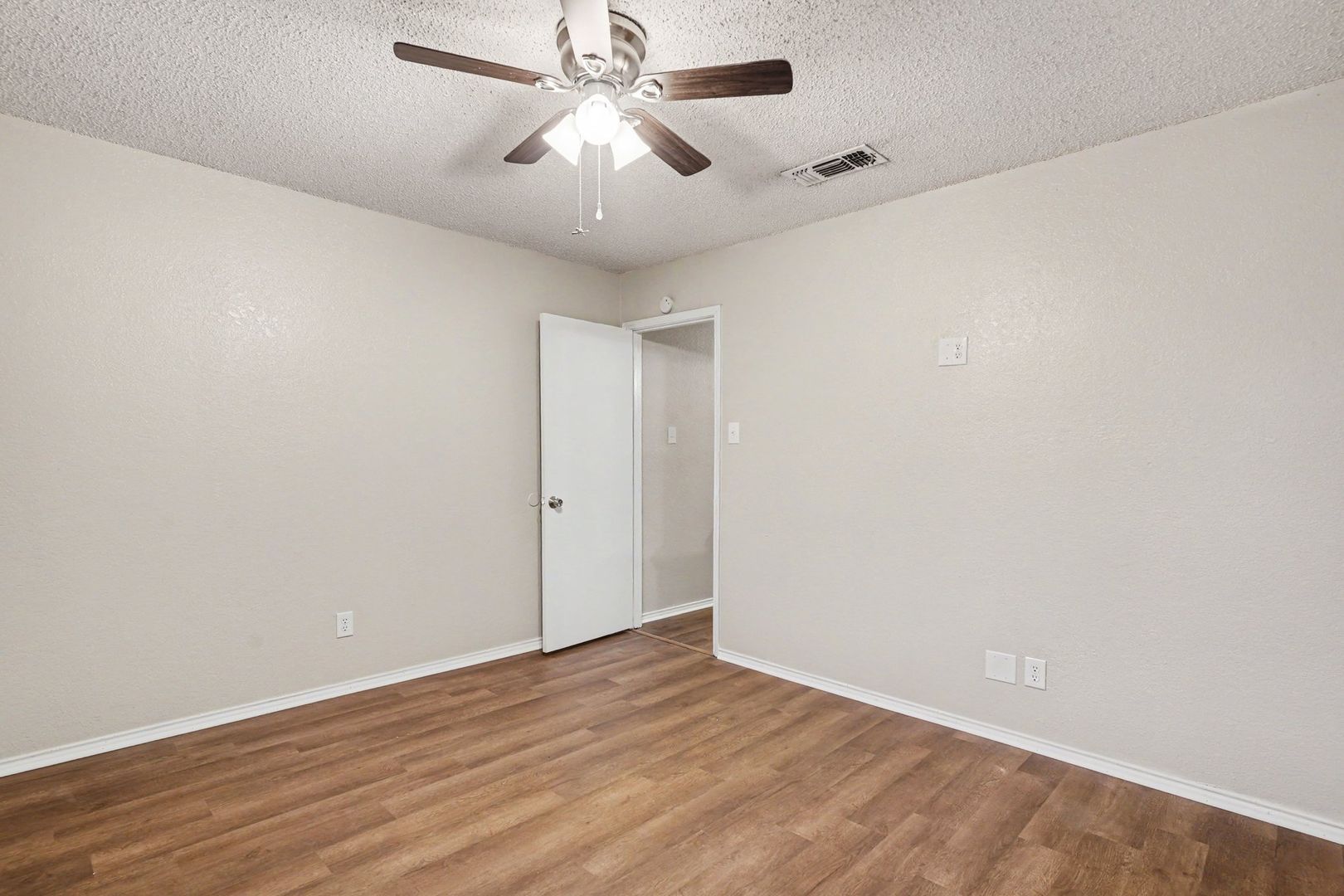 3301 Aurora Street, Unit B, Haltom City, TX 76117 photo 18