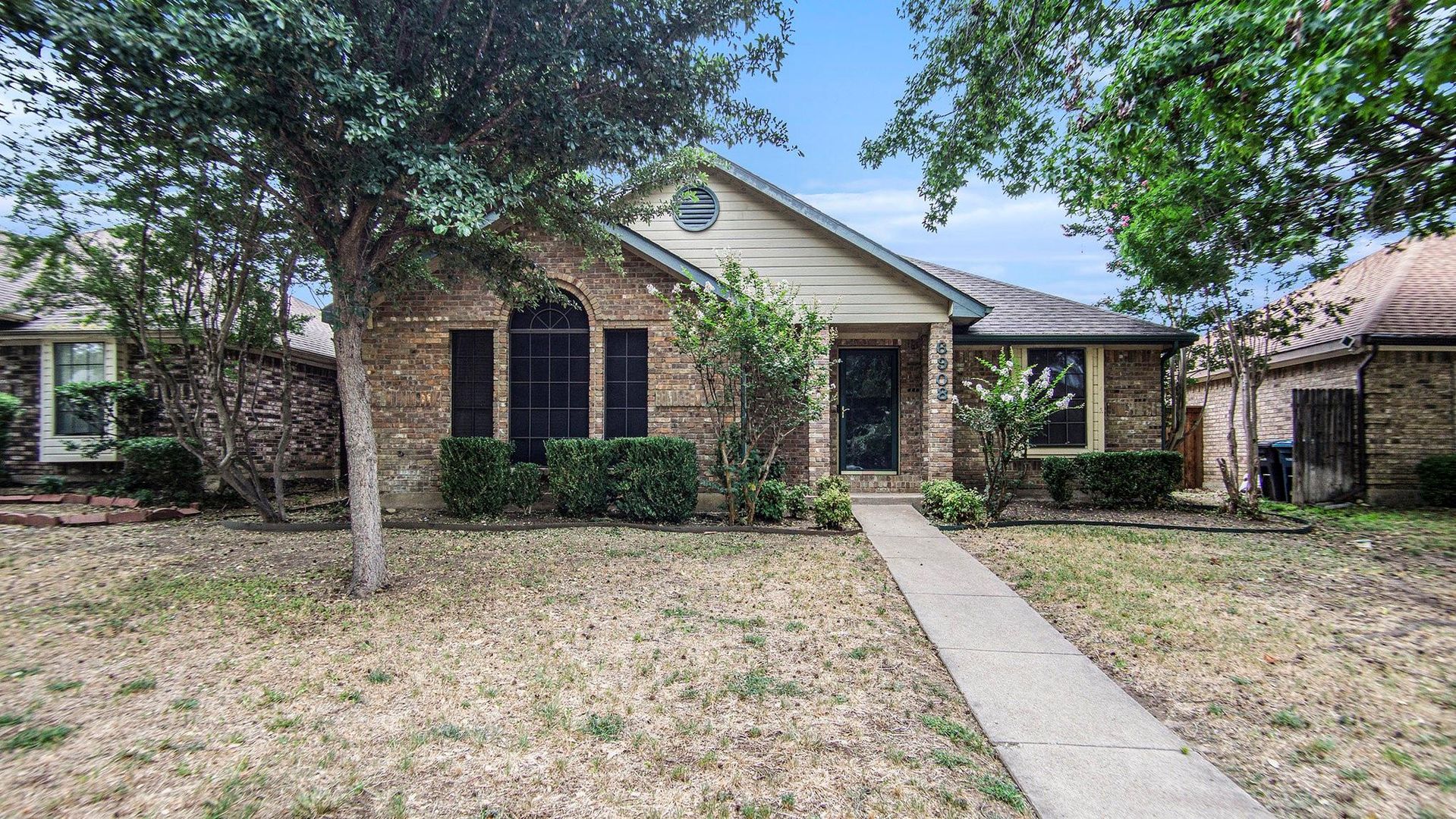 6908 Bentley Ave, Fort Worth, TX 76137 photo 2