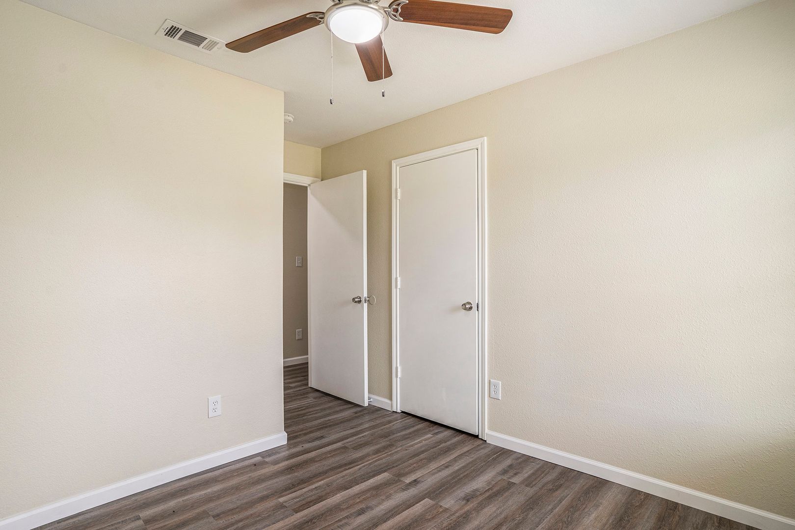 2200 Brookes St, Unit B, Fort Worth, TX 76105 photo 10