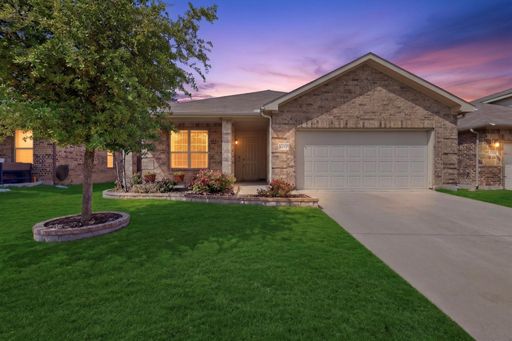 Beautiful 3-bedroom, 2-bath home in Lake Vista Ranch featuring an open-concept layout, updated flooring, smart home features, and a spacious primary suite with a walk-in closet. – photo 1