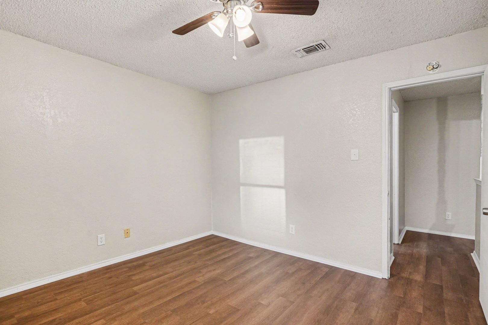 3301 Aurora Street, Unit B, Haltom City, TX 76117 photo 21