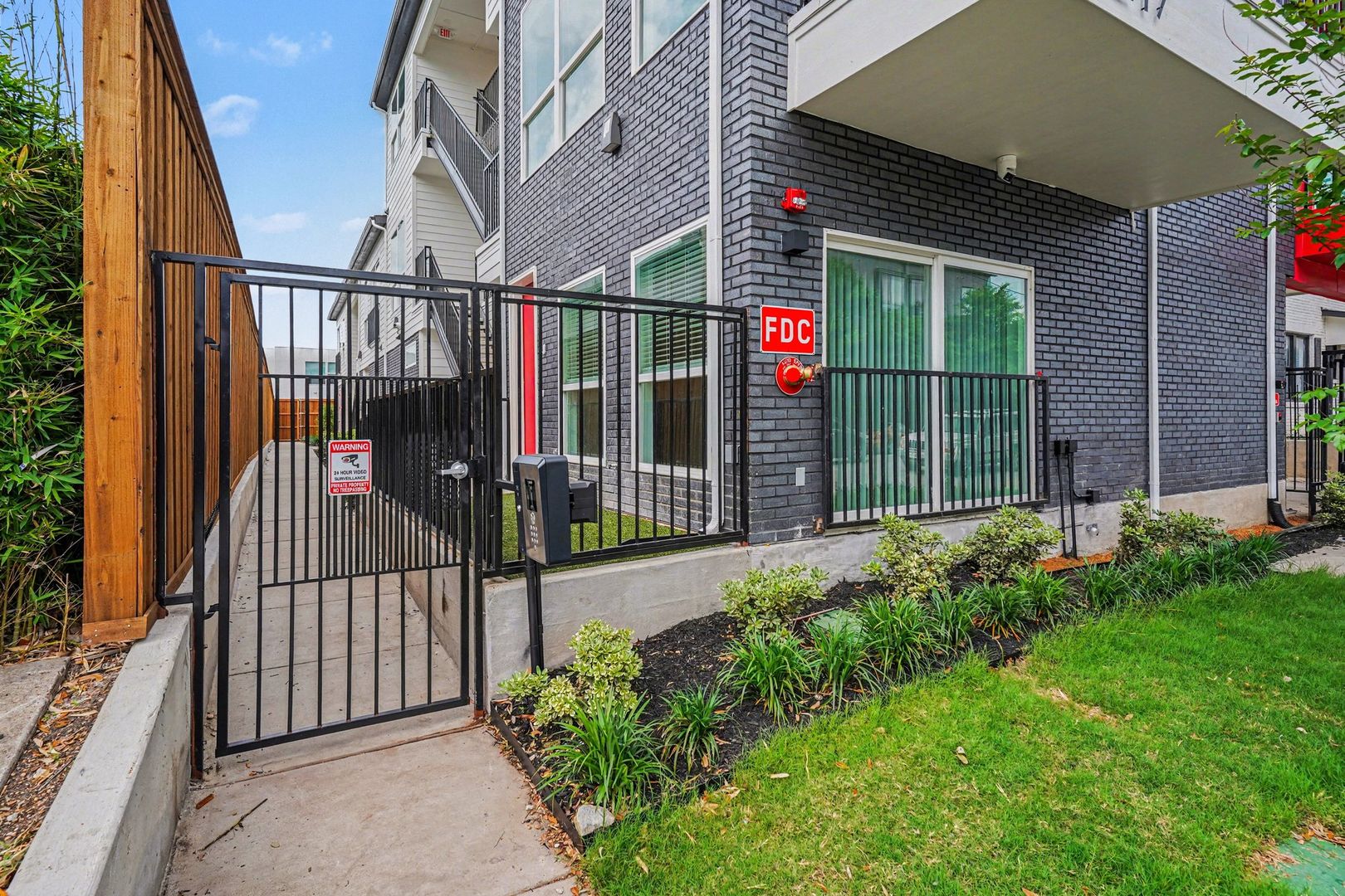 2217 N Fitzhugh Avenue #203 3 of 12