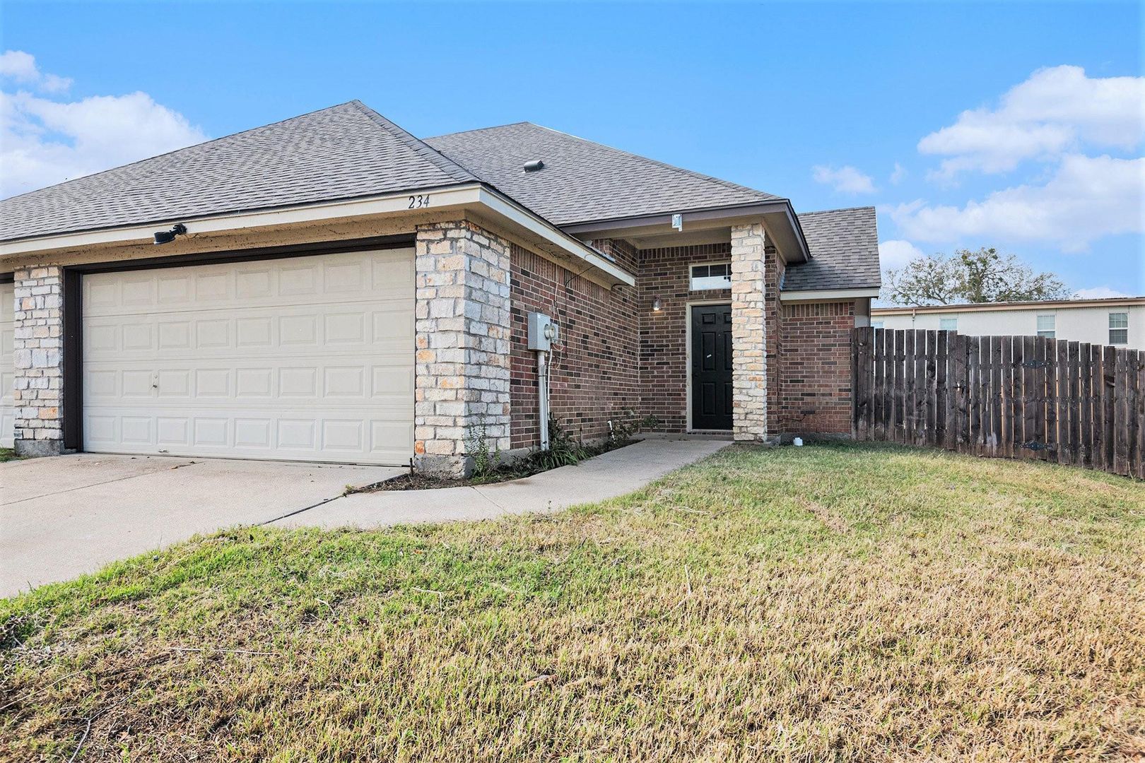 Weatherford House: 236 Rentz Place Cir