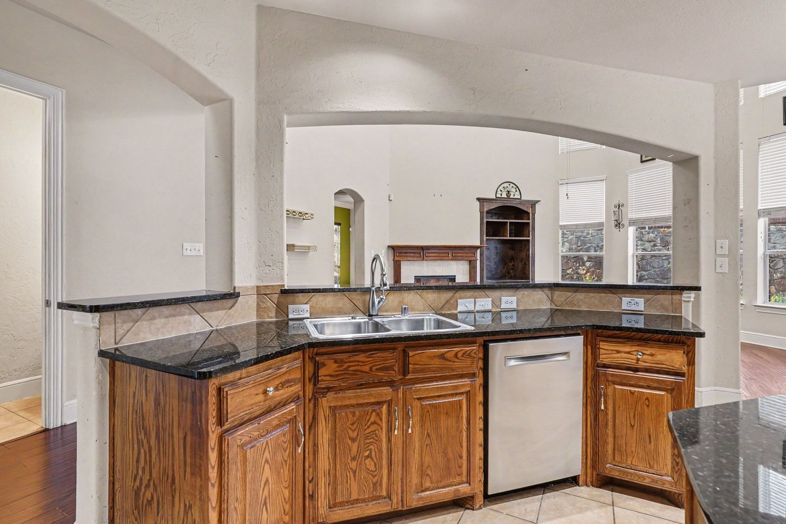 1344 Valley Vista Dr, Irving, TX 75063 photo 13